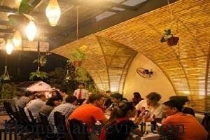 Mẫu nhà tre ốp trúc