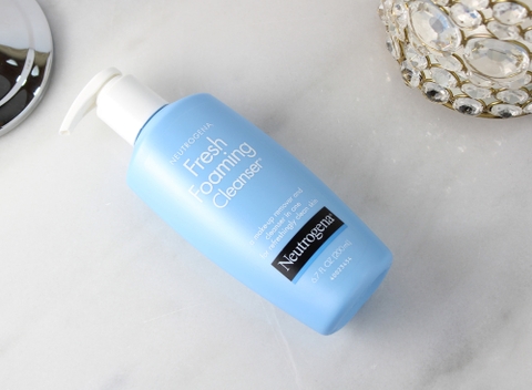 SỮA RỬA MẶT NEUTROGENA FRESH FOAMING CLEANSER