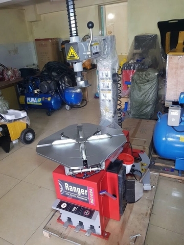 Phụ kiện máy ra vào lốp gồm những gì, địa chỉ mua máy ra vào lốp uy tín