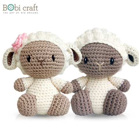 Poppy & Barbra ngồi Couple