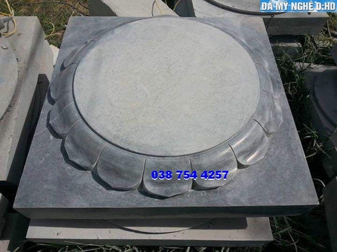 Mẫu chân tảng đá thấp kê cột gỗ