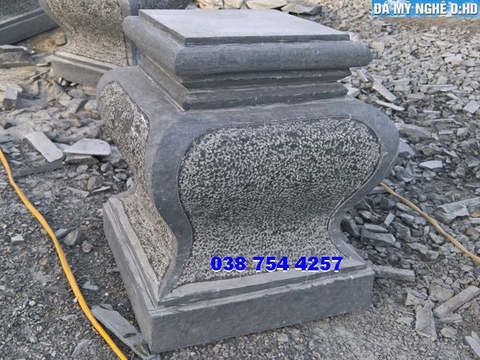 chân tảng đá kê cột vuông đơn giản