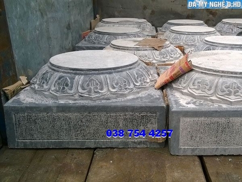 Mẫu chân tảng đá hoa văn cổ