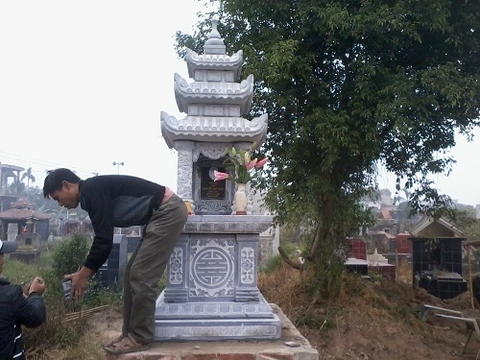 Mộ đá ba mái 06