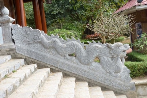 Rồng đá 08