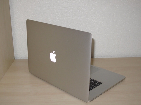 MacBook Pro MGXA2 15inch RETINA Mid 2014 (IG) Core i7-4770HQ 2.2 GHz / SSD 256GB / Ram 16GB 99%