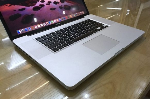 Apple MacBook Pro 17 inch a1297 Core i7 2.8GHz Mid-2010 BTO/CTO - MacBookPro6,1 - A1297 - 2352