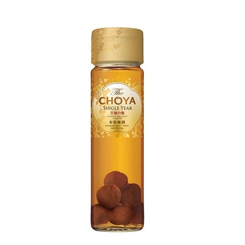 Rượu mơ vàng Choya Single Year 650ml có quả mơ