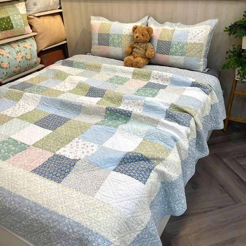 Chăn bộ - Ô vuông ghép nhiều màu- viền xanh dương - CNB30144