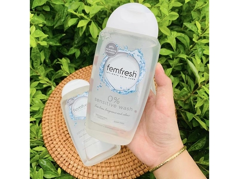 Dung Dịch Vệ Sinh Phụ Nữ Femfresh 250ml - TRONG - GXT08102