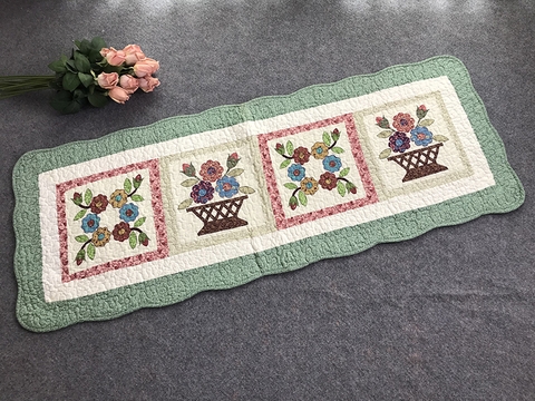 Thảm dài - giỏ hoa - viền xanh lá - TDA08802