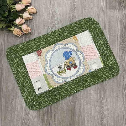Thảm chùi chân - Cô bé và cún con - Xanh lá đậm - TCC12607