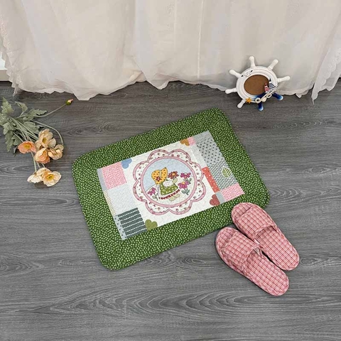 Thảm chùi chân - Cô bé và Hoa - Xanh Lá - TCC12707