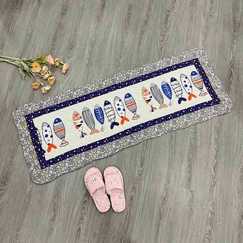 Thảm dài - Cá 6 con viền hoa tím - TDA11517