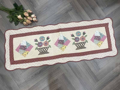 Thảm dài - giỏ hoa & ô vuông sắc màu - viền đỏ - TDA54502