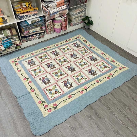 Thảm lót sàn 160x210 - giỏ hoa - viền xanh dương - TLS28541