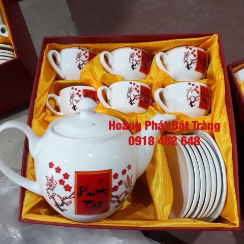 Chọn quà tặng nhân viên vào dịp lễ Tết 2019 - món quà thiết thực
