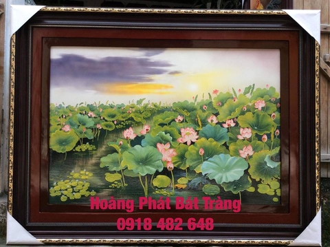 Tranh hoa sen Bát Tràng vẽ kỹ