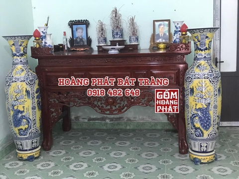 Lục bình sứ tứ quý men vàng hoàng gia 1m55 khách ở Phú Thọ