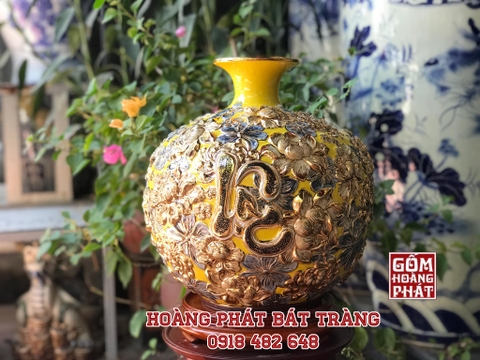 Bình hút tài lộc Phúc Lộc Thọ vẽ liên hoa vàng kim nền vàng