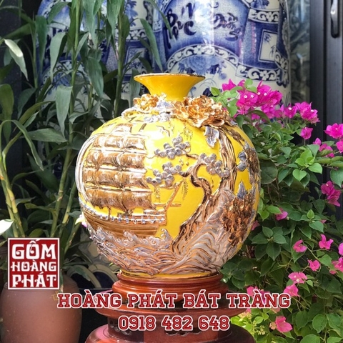 Bình hút tài lộc Thuận buồm xuôi gió đắp nổi vẽ vàng  24K cao cấp Bát Tràng cao H38cm BHL85