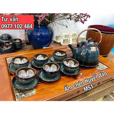 Bộ ấm chén men hỏa biến huyết thanh quai đồng MS1