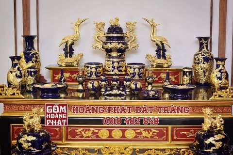 chọn bộ đồ thờ cho ban thờ gia tiên'