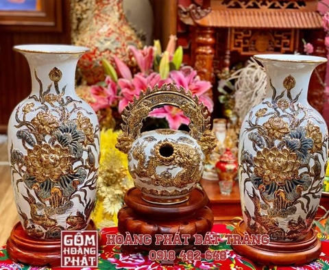 Cặp lục bình hoa sen và bình vôi màu trắng đắp nổi mạ vàng cao cấp TBL205