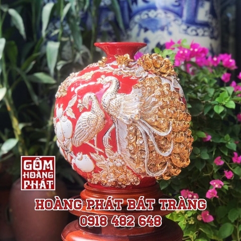 Bình hút tài lộc công đào phú quý đắp nổi vẽ vàng cao cấp nền đỏ Bát Tràng H38cm BHL84