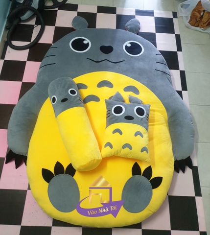 Nệm hình thú Totoro