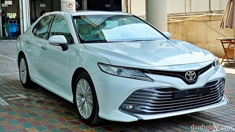 So sánh ô tô Honda Accord 2021 và xe ô tô Toyota Camry 2021