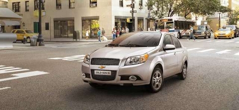 So sánh xe ô tô Chevrolet Aveo và xe ô tô Mazda2 sedan