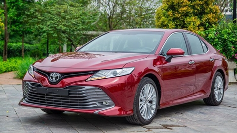 So sánh xe ô tô  Honda Accord 2020 và  xe ô tô Toyota Camry 2020 .