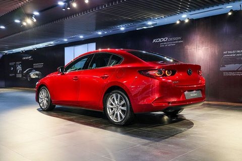 So sánh xe ô tô Honda Civic 2020 và xe ô tô  Mazda3 2020 .