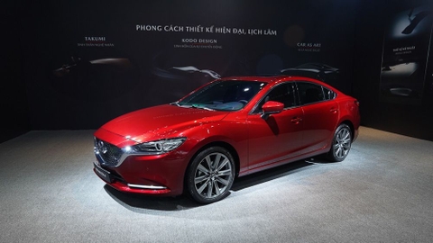 So sánh xe ô tô Mazda 6 2020 và xe ô tô  Honda Accord 2020