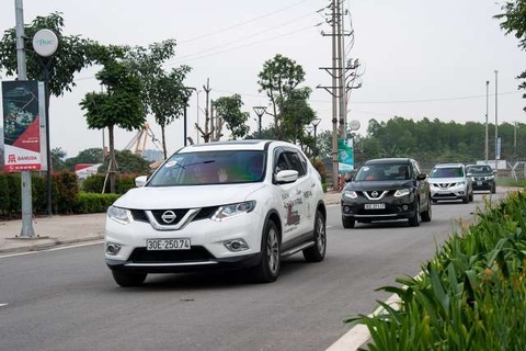 So sánh xe ô tô  Nissan X-trail và xe ô tô Mazda CX-5