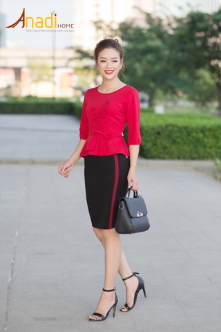 Áo peplum đính hoa eo - 385,000đ