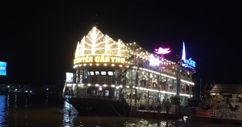 https://bizweb.dktcdn.net/thumb/large/100/052/508/files/du-thuyen-5-sao-can-tho-c35134bf-f76b-4544-a73f-8c24d9acceda.jpg?v=1620205273855