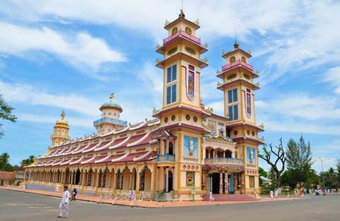 Tour Hàng Ngày : TÒA THÁNH CAO ĐÀI & ĐỊA ĐẠO CỦ CHI 1 NGÀY