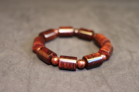 VÒNG TAY GỖ TỬ ĐÀN LÁ NHỎ ĐỐT TRÚC 12MM