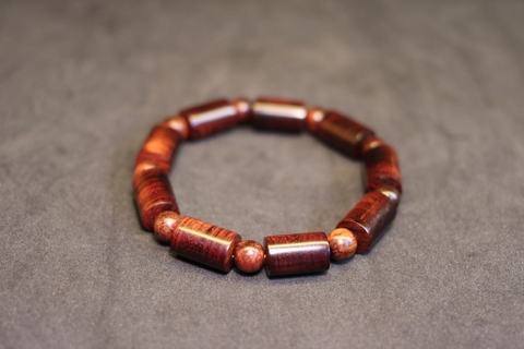 VÒNG TAY GỖ TỬ ĐÀN LÁ NHỎ ĐỐT TRÚC 10MM