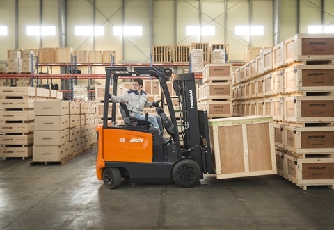 Cách tiết kiệm nhiên liệu khi sử dụng xe nâng hàng