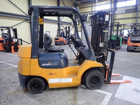 Thuê xe nâng tại Hà Nội giá tốt nhất hiện nay đến ngay TFV