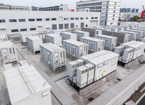 Nên Mua Hay Thuê Hệ Thống BESS? Phân Tích Tài Chính Cho Doanh Nghiệp