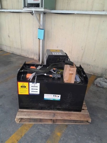 Pin lithium xe nâng có phù hợp môi trường bụi bẩn không? Phân tích kỹ thuật & an toàn