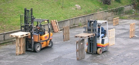 Vì sao đào tạo lái xe nâng là bắt buộc theo quy định?