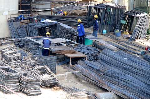 Ngành Vật Liệu Xây Dựng – Công Trình: Nên Chọn Xe Điện Hay Xe Dầu? (2025)