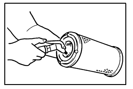 Cách kiểm tra và vệ sinh lọc gió xe nâng hàng