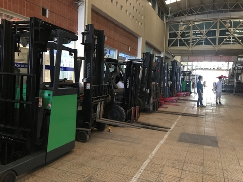 Cho thuÃª cÃ¡c loáº¡i xe nÃ¢ng Äiá»n Äá»©ng lÃ¡i Nháº­t Báº£n: Toyota, Komatsu, TCM, NYK