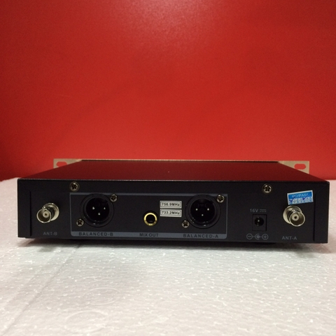 MICRO KHÔNG DÂY SHURE SH-300G